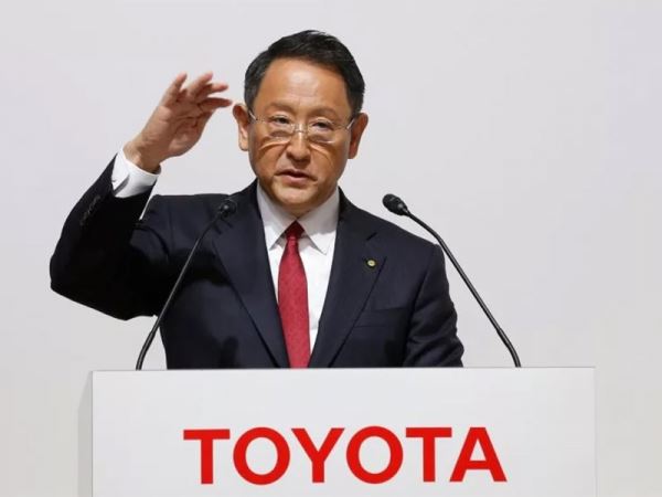 Глава Toyota выступил против электромобилей