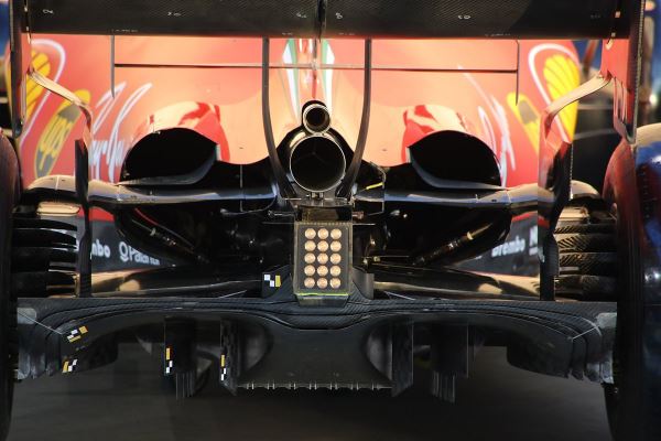 Формула 1 в Бахрейне: шпионские фото технических новинок