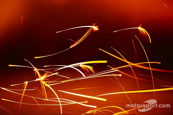 Формула 1 как искусство: лучшие фото Сафронова с Гран При Бахрейна (и рассказ о звуке аварии Грожана)