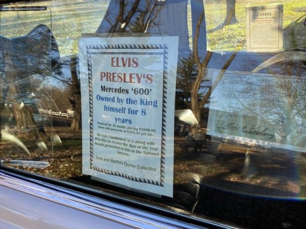 «Мерседес» Элвиса Пресли выставили на аукцион (фото)