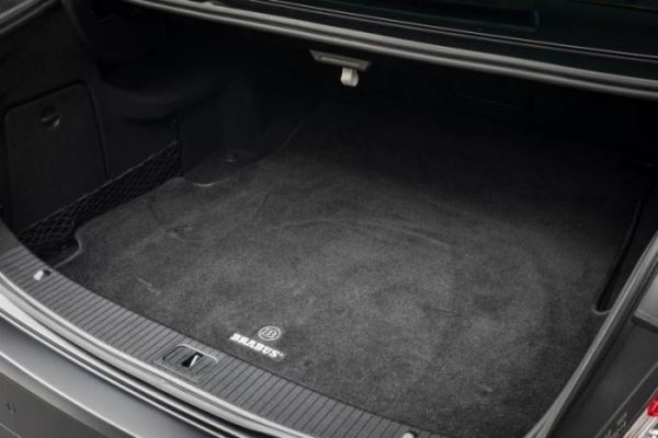 <br />
			На продажу выставили Brabus E V12 — один из самых быстрых седанов