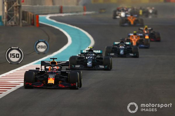 Сезон Формулы 1 завершился победой Ферстаппена в Абу-Даби